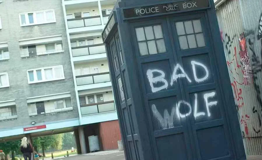 Все отсылки к Bad Wolf в сериале Докторе Кто