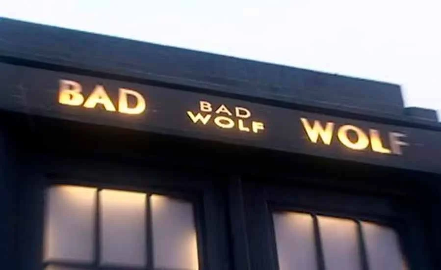 Все отсылки к Bad Wolf в сериале Докторе Кто